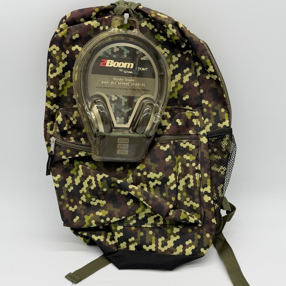 Fashion Accessory Bazaar Boys Green Camo Backpack w Sealed 2Boom Headphones